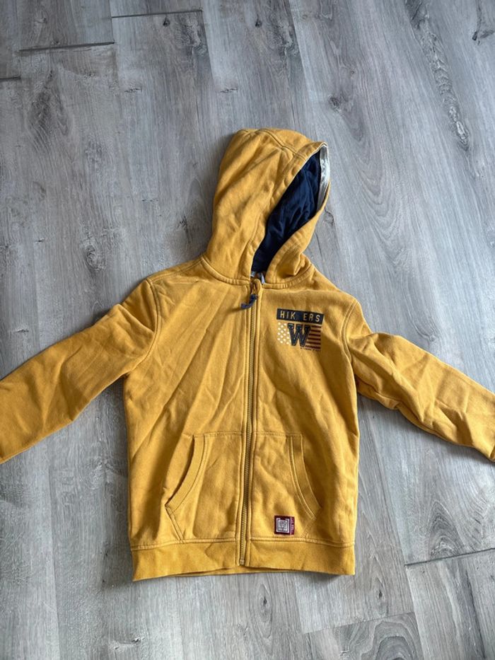 Veste à capuche