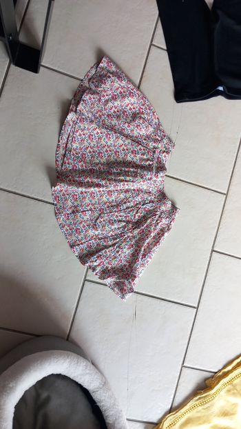 Jupe fleurie okaidi 6 ans taille élastique