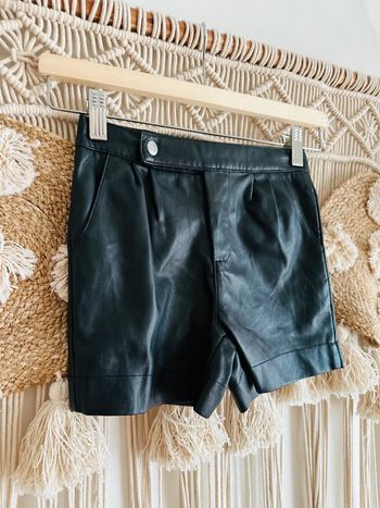 Short simili 6 ans NEUF