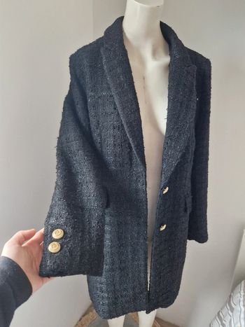 Blazer noir zara chic avec boutons dorés