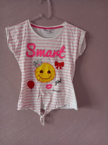 T-shirt rose et blanc emoji