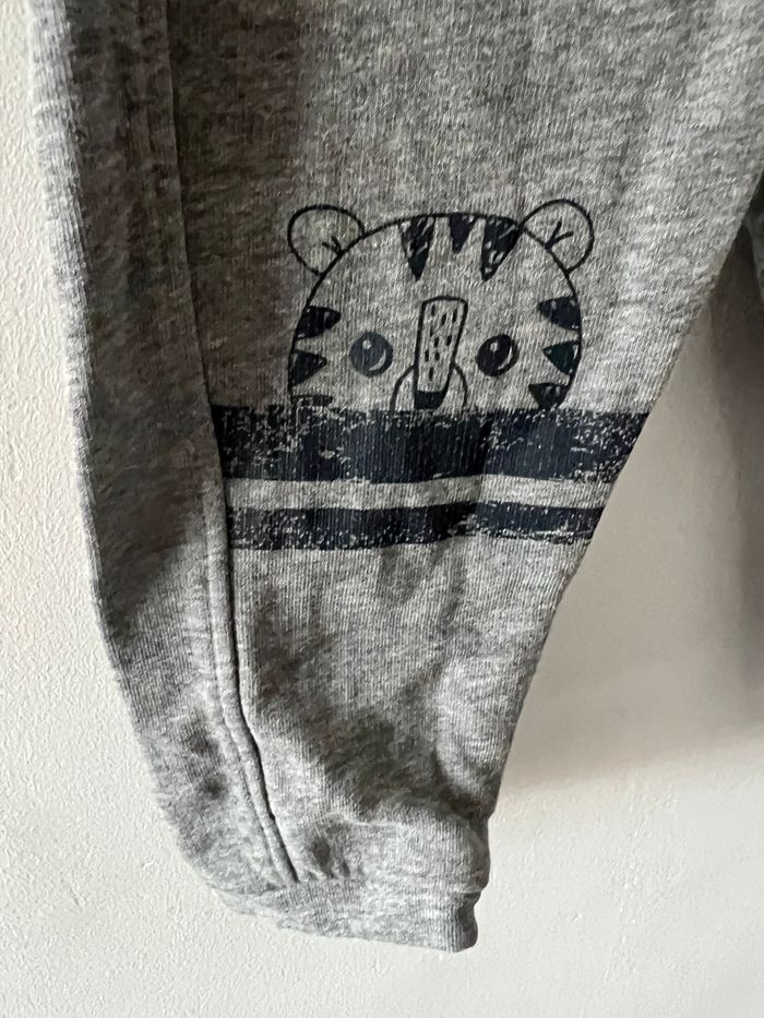 Jogging gris - photo numéro 5