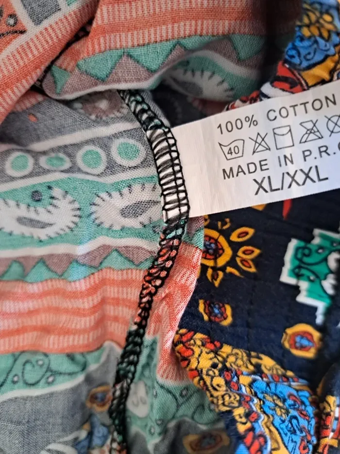 Short coloré 100 % coton 🚺 taille XL/XXL en TBE - photo numéro 3