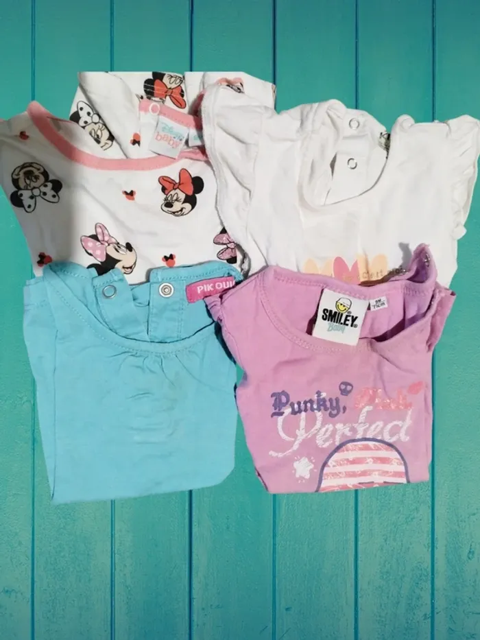 Lot de t-shirts et pantalons - photo numéro 3