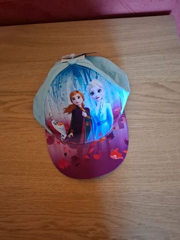 Casquette "frozen" taille 54 ou 52