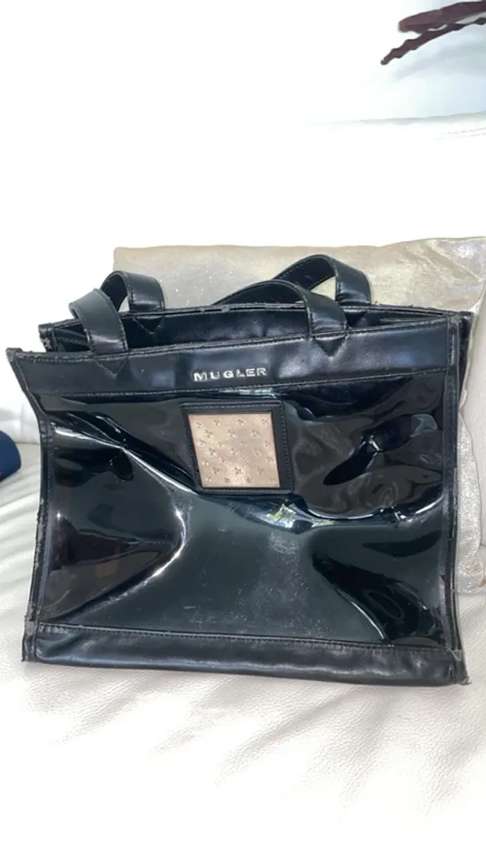 Sac fourre-tout Mugler en vinyle noir brillant - Vintage, signes d'usure