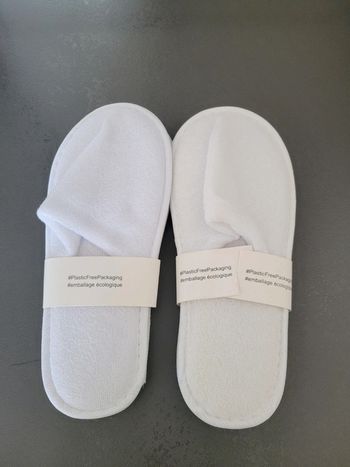 Lot chaussons invités