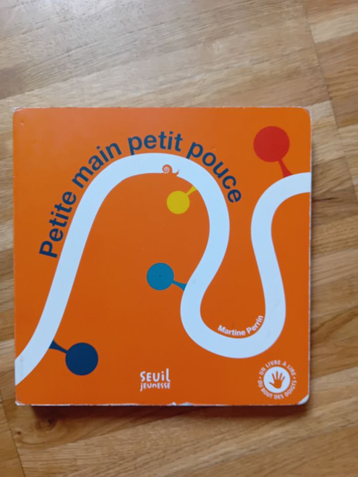 Livre Petite main Petit pouce