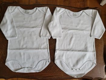 2 bodys manche longue 12 mois 