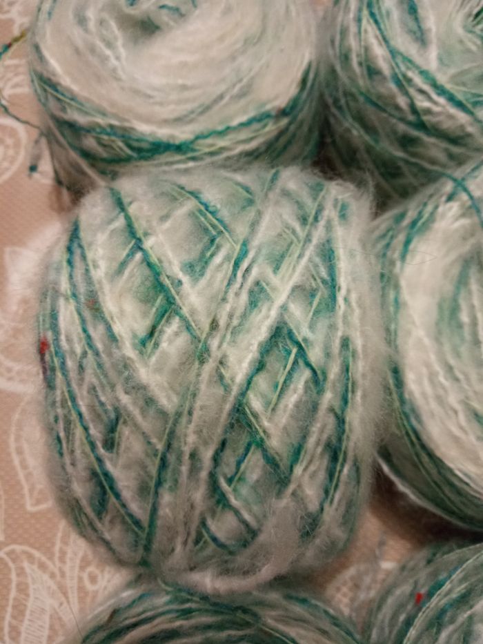 Lot de 6 Pelotes Fantaisies Tons Verts et Blancs (360g) - photo numéro 3