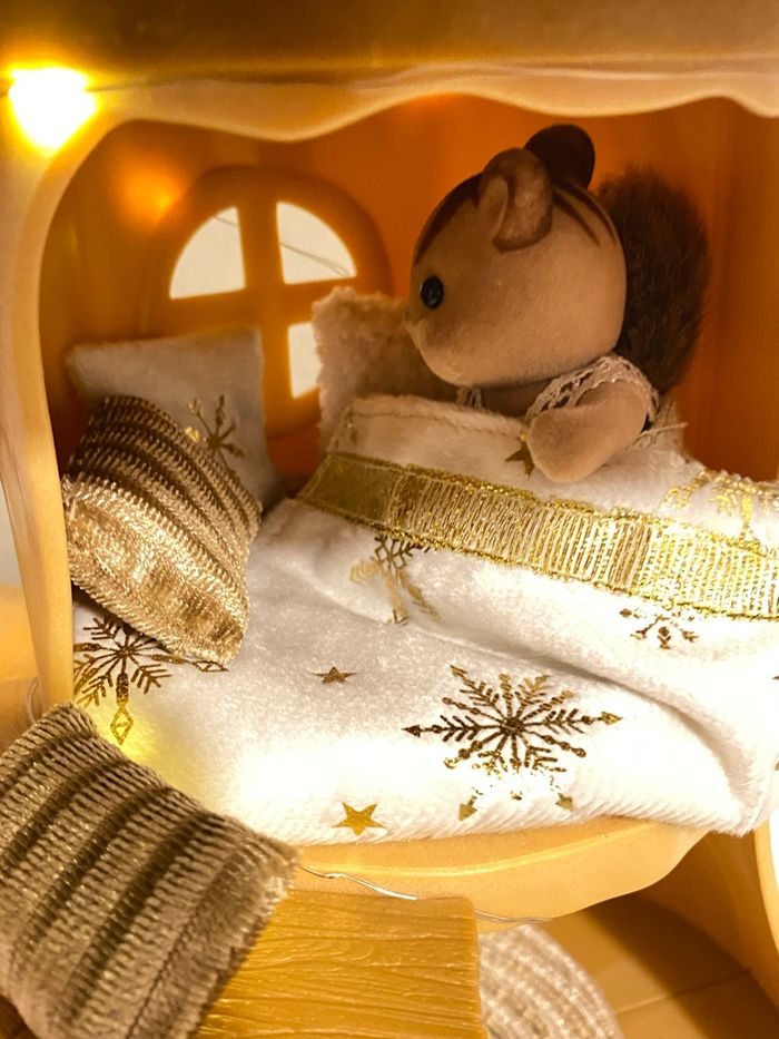 Chalet cabane, maison arbre Sylvanian, familier, écureuil Noël - photo numéro 2