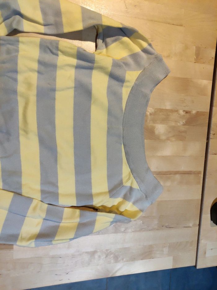 Pull épaules dénudées jaune et gris/beige - photo numéro 2