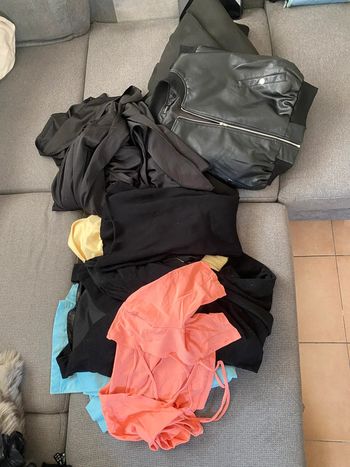 Lot de vêtements pour femme en taille M