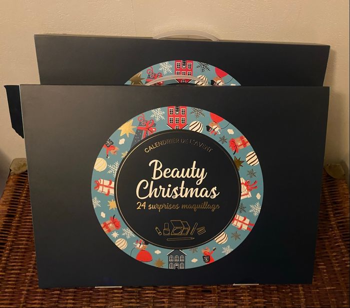 Neuf Calendrier de l'Avent avec ses 24 articles soins & beauté - photo numéro 7