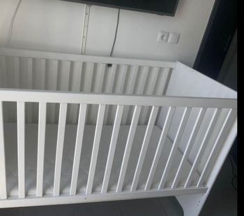 Vend lit à barreaux + matelas