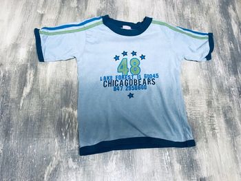 T-shirt bleu turquoise clair.