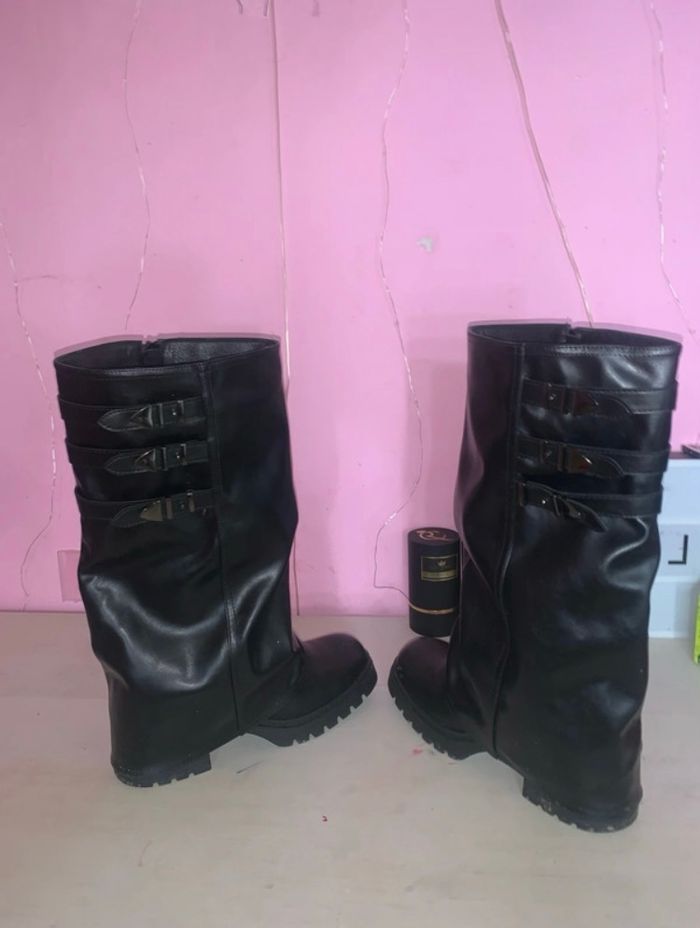 Botte femme à la mode