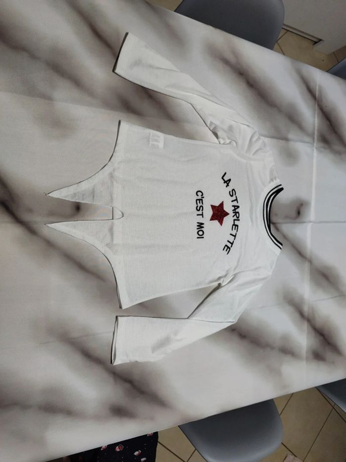 Tee shirt léger manche longue taille 8 ans