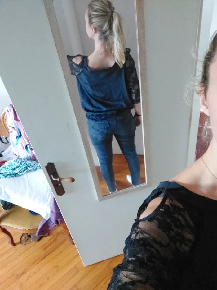 Blouse dentelle noire - photo numéro 2