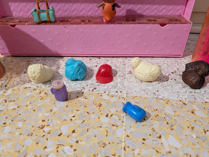 Lot poupées lol podium et accessoires - photo numéro 2