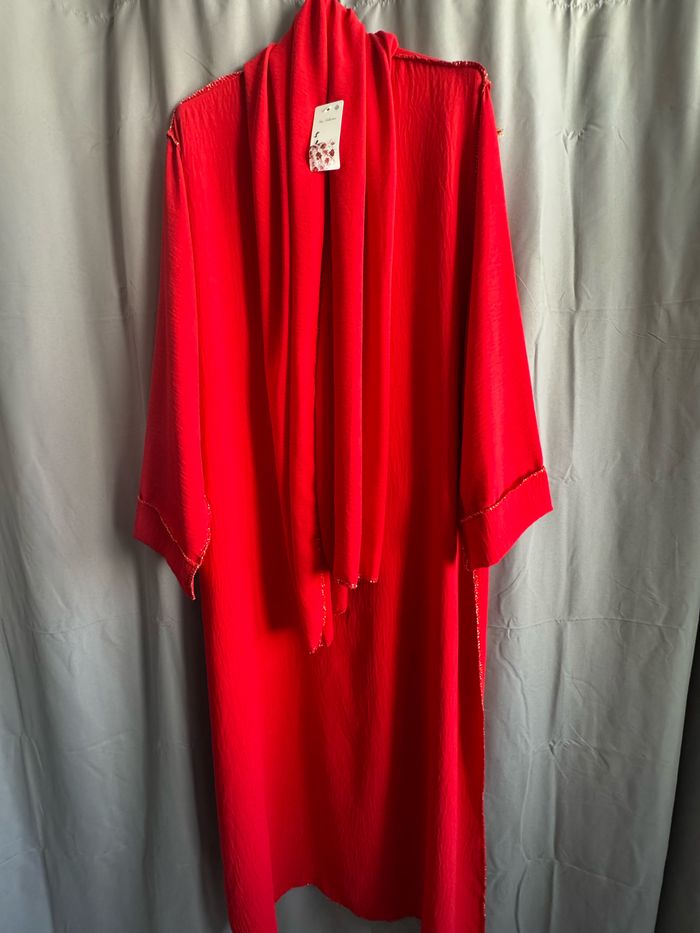 Abaya avec voile intégrée
