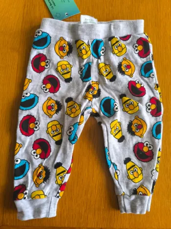 306422 jogging gris garçon 6 mois sesamstraat