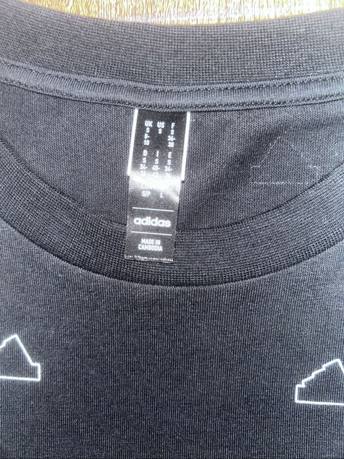 T-shirt adidas neuf taille S - photo numéro 3