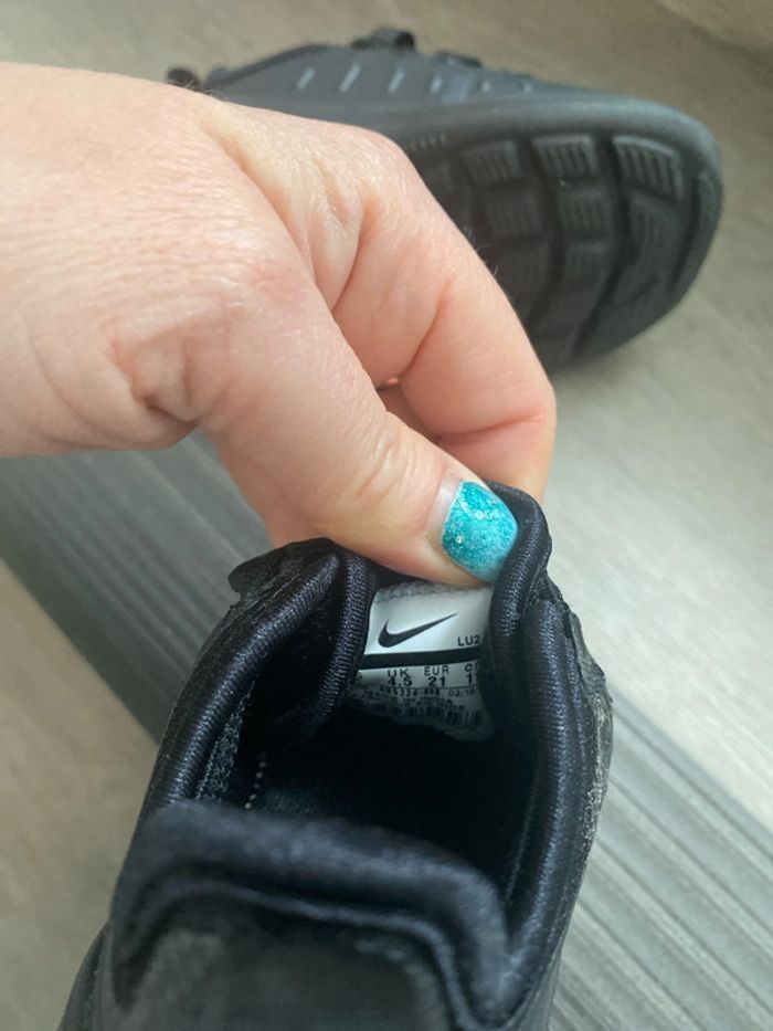 Basket nike taille 21 neuve - photo numéro 3