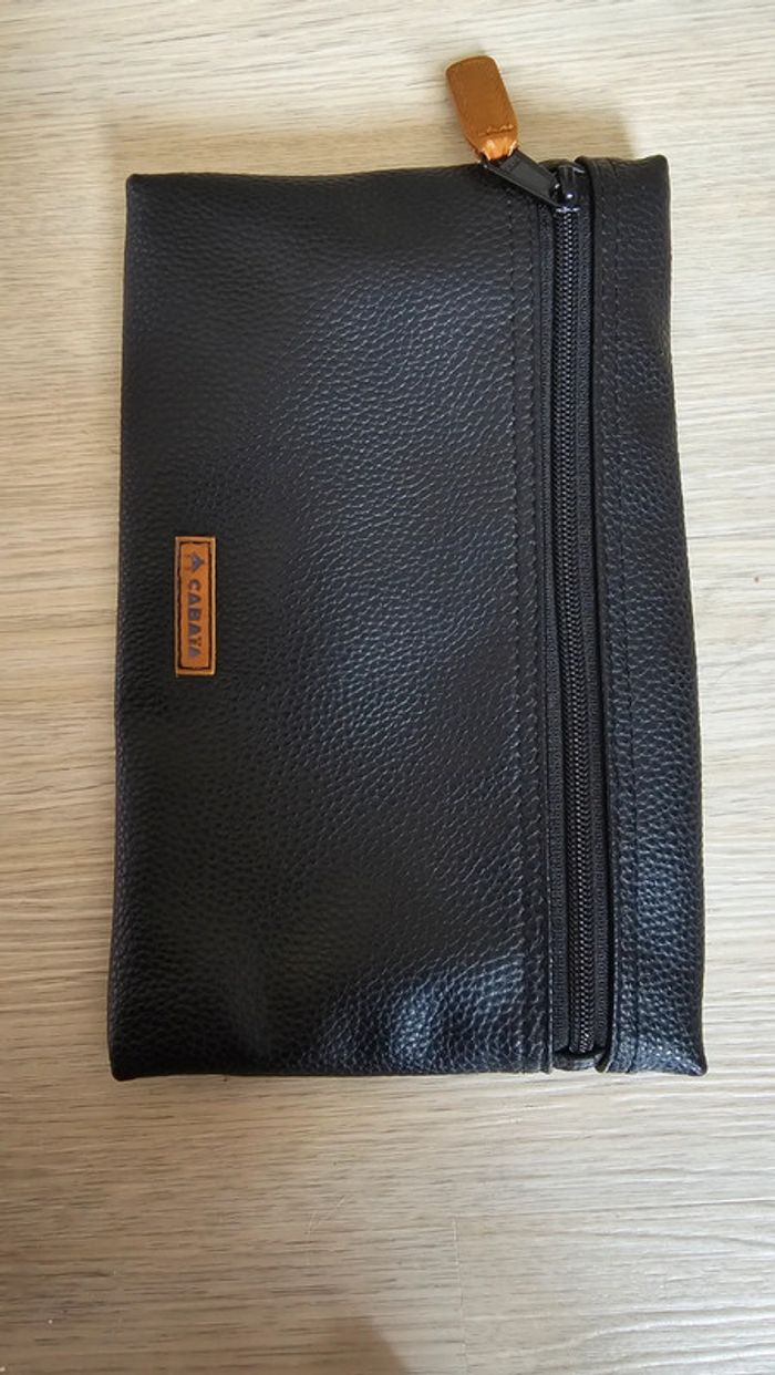Pochette cabaia noire simili cuir