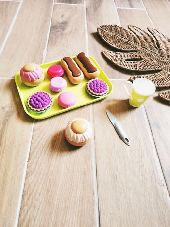 🍪Dinette lot de divers gâteaux patisseries avec plateau en plastique