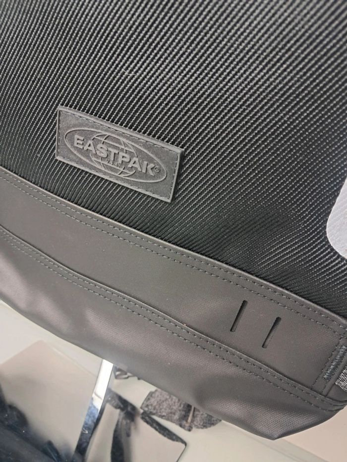Eastpak sac à dos scolaire travail noir imperméable ordinateur neuf - photo numéro 2