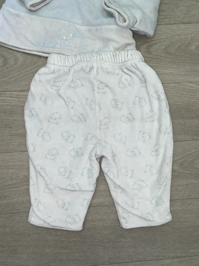 Pyjama 2 pièces  6mois - photo numéro 4