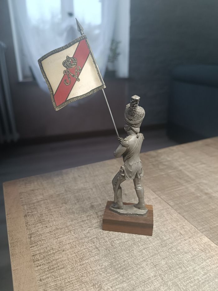 Statuette les étains du prince Garde Impériale porte drapeau - photo numéro 4