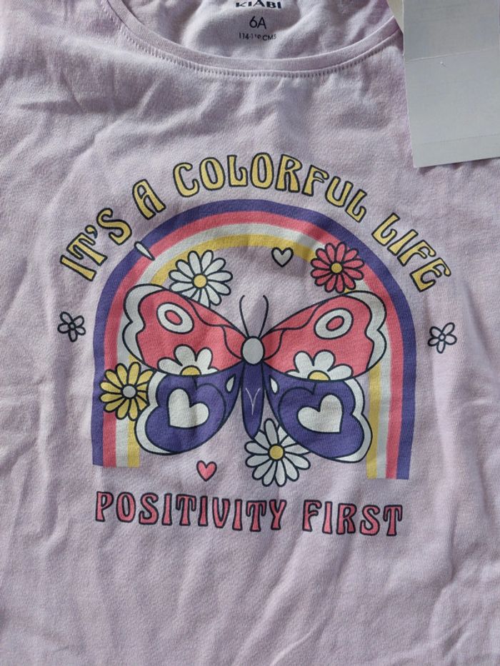 Tee-shirt fille 6 ans kiabi neuf - photo numéro 2