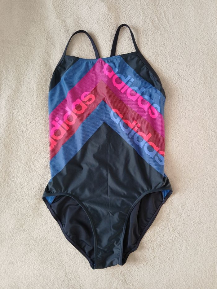 Maillot de bain  1 pièce Adidas 
Taille M