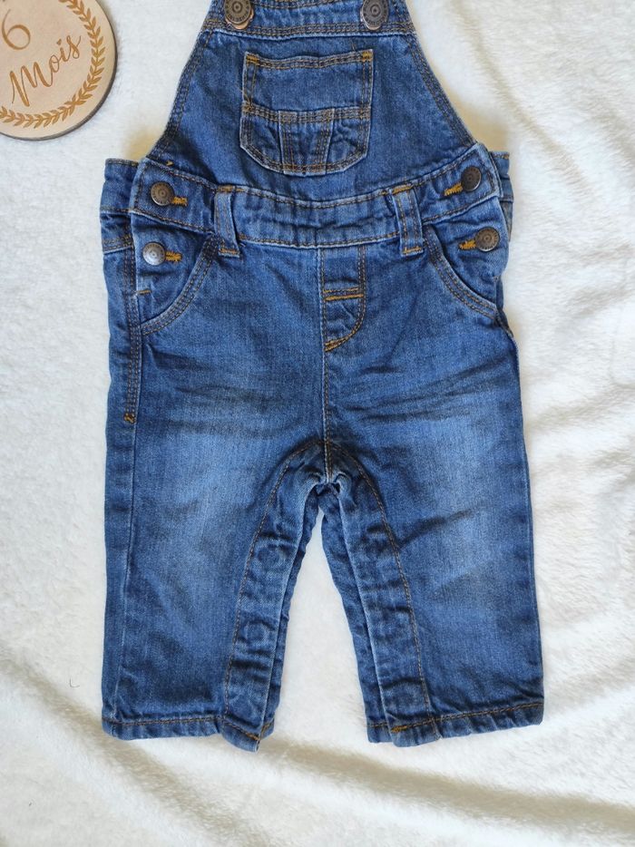 Salopette en jeans Kiabi, taille 6 mois 👣 - photo numéro 4