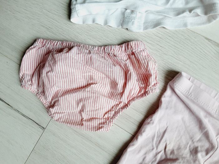 Lot 3 leggings, un gilet et un short culotte 6 mois - photo numéro 9