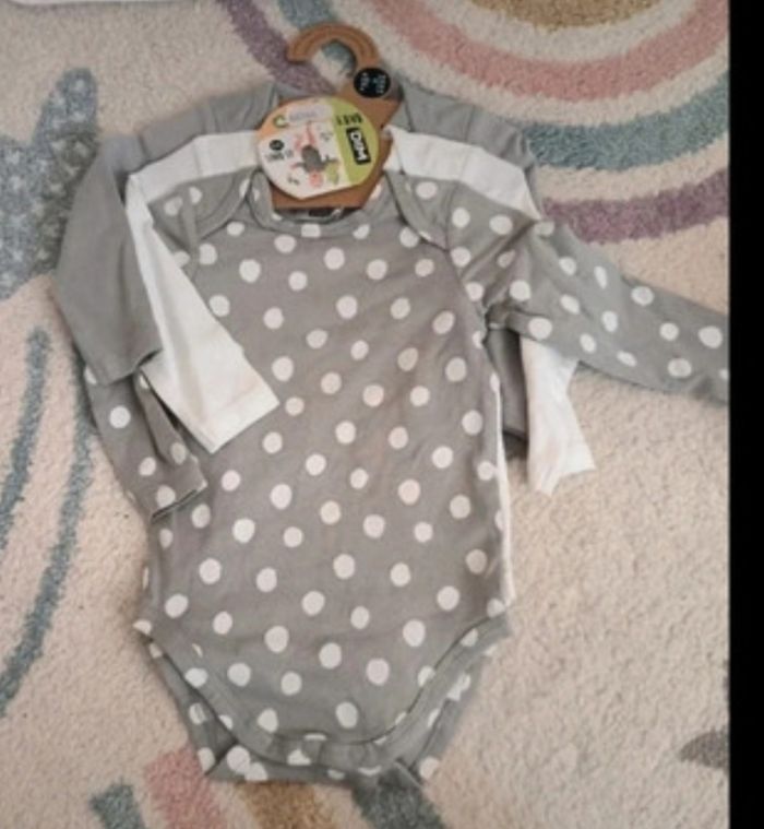 lot 3 bodys bébé 3 mois coton bio Dim #bodybébé #dim #bebe3mois - photo numéro 2
