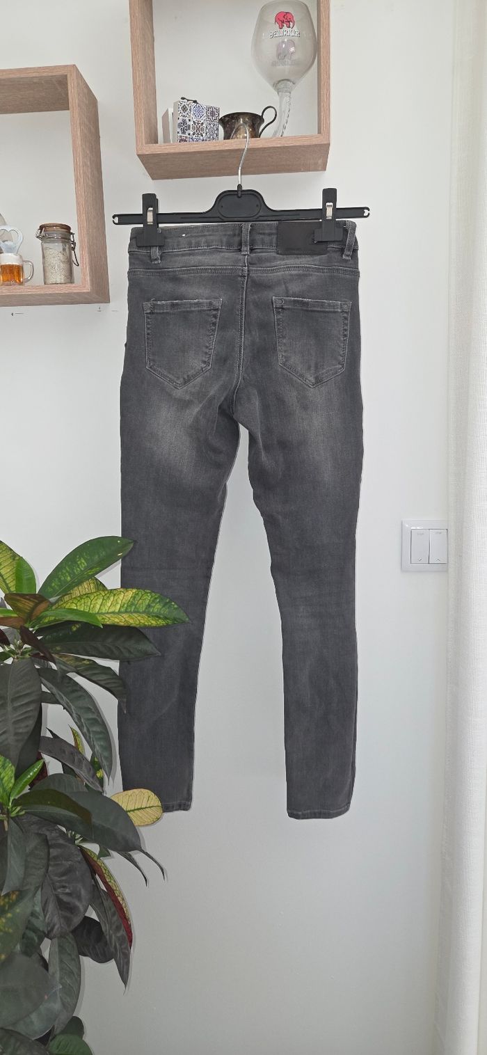 Jean gris femme taille 36 - photo numéro 2