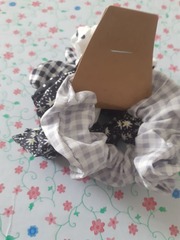 5 chouchous noir et blanc - photo numéro 2