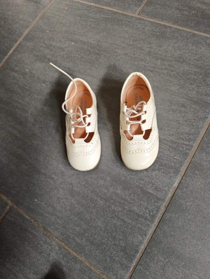 Chaussures blanches - photo numéro 2