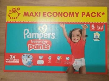 Carton de couches pampers pants neuf