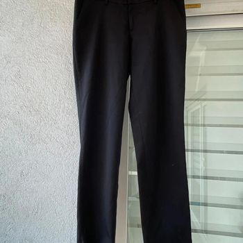 Très joli pantalon noir satiné Morgan taille 40
