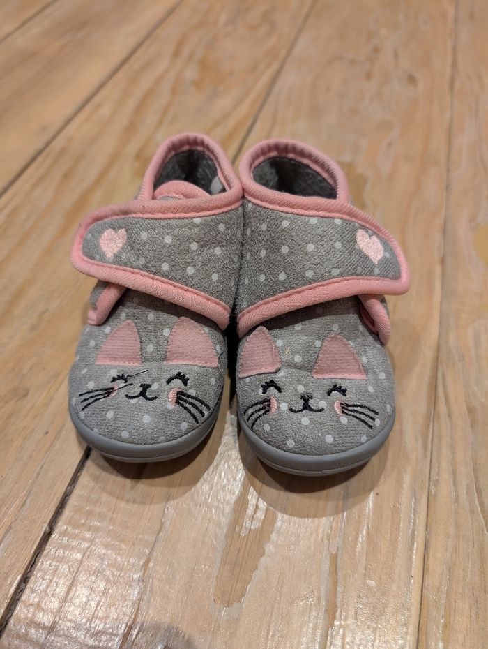 Chaussons fille taille 23