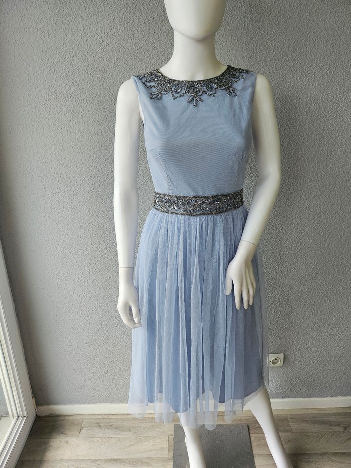 Robe longue bleue clair avec perles - photo numéro 2