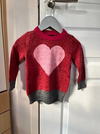 Pull rouge rose cœur  gris baby gap 12/18 mois
