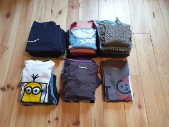 Lot de 30 vêtements femme