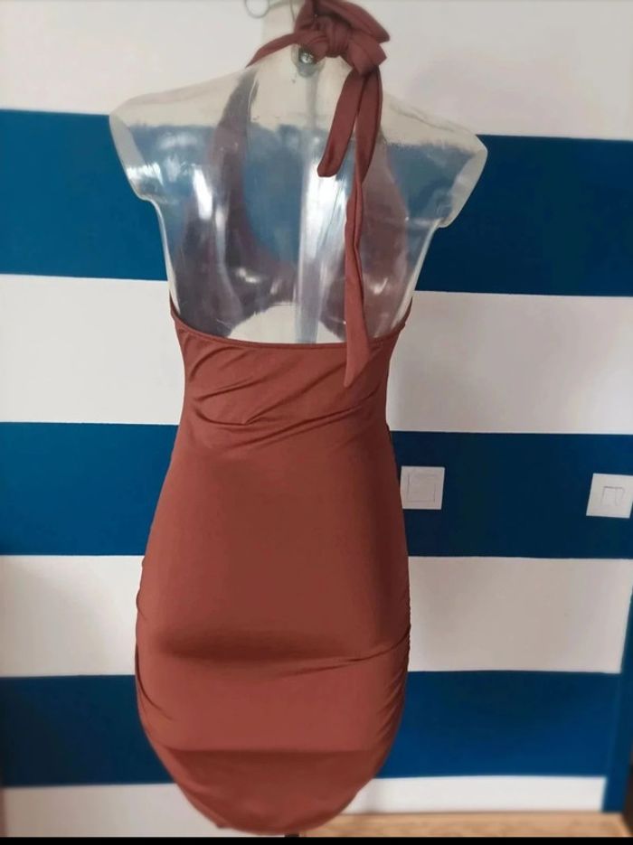 Superbe robe dos  nu marron sexy neuve taille  M (38) - photo numéro 3