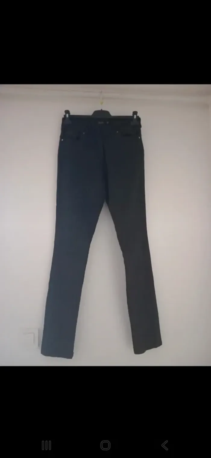 Jean noir femme coupe droite – taille 42