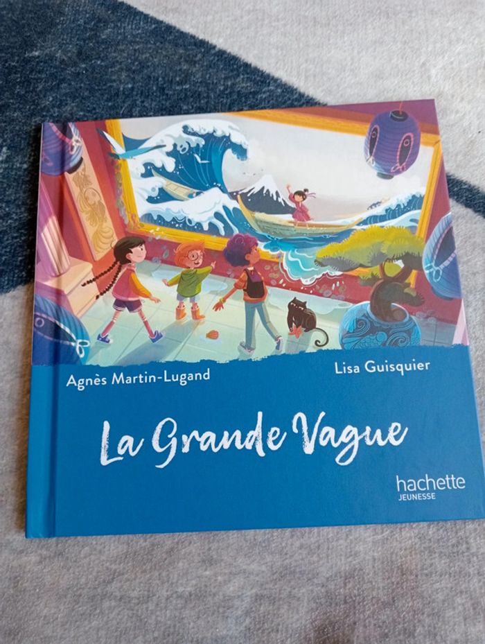 Livre enfant hachette la grande vague